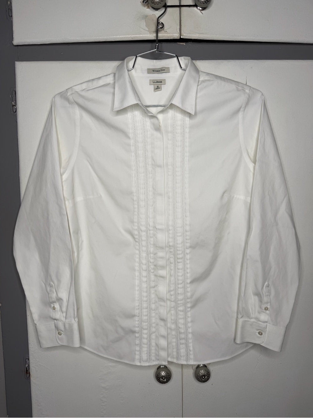 L.L. Bean Women White Pleated Tuxedo Long Sleeve Button Shirt Wrinkle Free Med